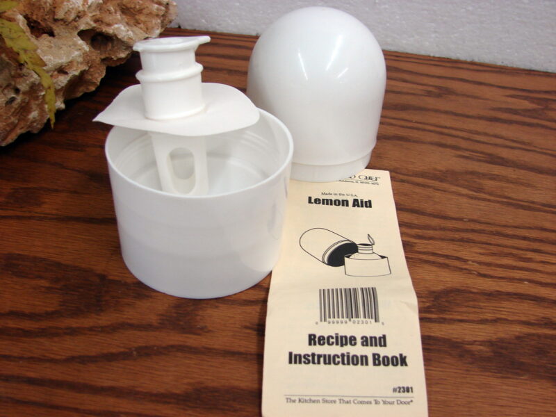 The Pampered Chef Lemon Aid #2301 Fresh Lemon Squeezer Spigot Pour, Moose-R-Us.Com Log Cabin Decor