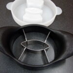 The Pampered Chef Mango Wedger Cutter Corer Slicer Cover