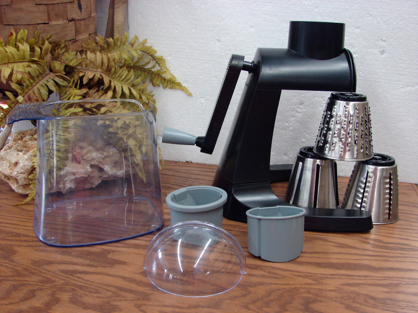 Pampered Chef Quick Prep Manual Food Processor Grater Rotary Cone 3 Cones Shred Grate Slice - Image 2