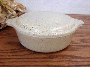 Vintage PYREX Homestead No Pattern #471 Cinderella Round Casserole w/ Lid