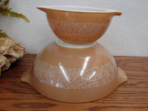 Vintage PYREX Woodland Tan #441 Cinderella Nesting Mixing Bowl 1 1/2 pt