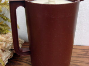 Vintage Tupperware Brown/White 1 Gallon #1416 Pitcher w/ Push Button Lid