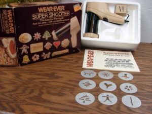 Vintage Complete Wear-Ever Super Shooter Electric Spritz Cookie Press Gun #70123