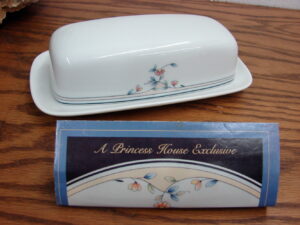 Brand New Retired Princess House Heritage Blossom Stick Butter Dish w/ Lid