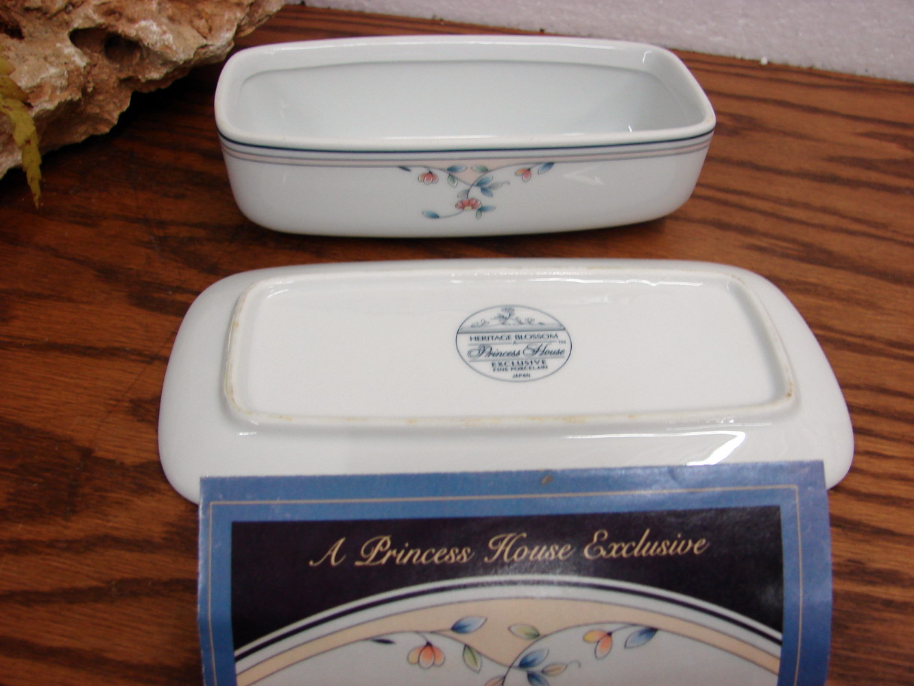 Brand New Retired Princess House Heritage Blossom Stick Butter Dish w/ Lid - Image 2