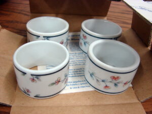 Brand New in Box Retired Princess House Heritage Blossom #009 Porcelain Set/4 Napkin Rings