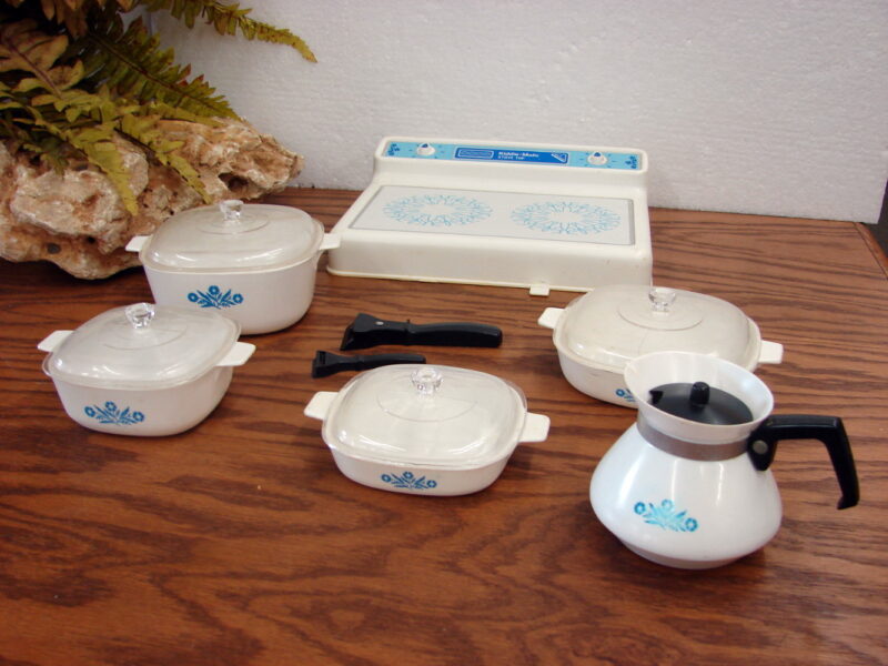 Vintage Corning Ware Blue Cornflower Childrens Set Chilton Cooktop 13 pcs, Moose-R-Us.Com Antiques Collectibles Log Cabin Decor