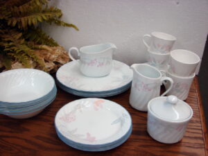 Corning Ware Pink Trio Floral Swirl Corelle Dinnerware 28 Piece