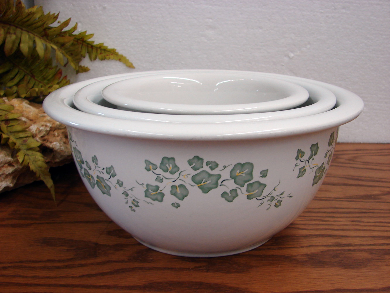 Corning Callaway Green Ivy Corelle Coordinates Set/3 Nesting Mixing Serving Stoneware Bowls - Image 2