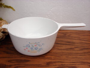 Vintage Corning Ware Country Cornflower 2 1/2 Liter Sauce Pan