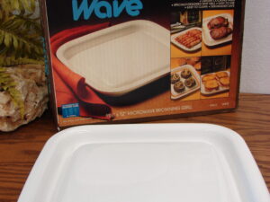 Brand New in Box Vintage Corning Ware Microwave Browning Grill Pan MW-2