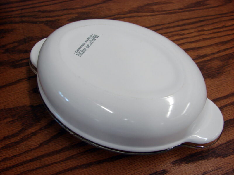 Vintage Corning Ware USA White Oval Au Gratin P-14 w/ Glass Lid, Moose-R-Us.Com Antiques Collectibles Log Cabin Decor