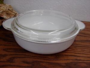 Corning Ware White Grab-it Round P-270 1 1/4 Qt w/ Glass PYREX Lid