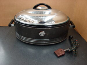 Vintage 1940's Everhot Electric Roaster Art Deco Design Tested Green Enamel