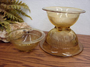 Vintage Federal Hazel Atlas Amber Glass Rolled Rim Square Bottom Mixing Bowl Set/3