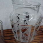 Vintage Anchor Hocking Gold Grape Ivy Frosted Paneled Pitcher Glasses Set - Image 3