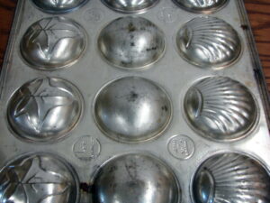 Vintage Metal Minute Maid Tart Cookie Candy Pan 12 Section USA