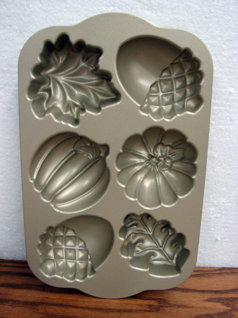 Nordic Ware Autumn Treats Cake Pan 6 Cakelets 3 Cups, Moose-R-Us.Com Antiques Collectibles Log Cabin Decor