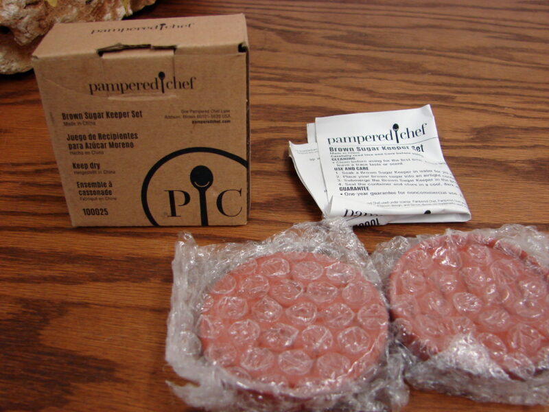 The Pampered Chef Brown Sugar Keeper #100025 NIB, Moose-R-Us.Com Log Cabin Decor