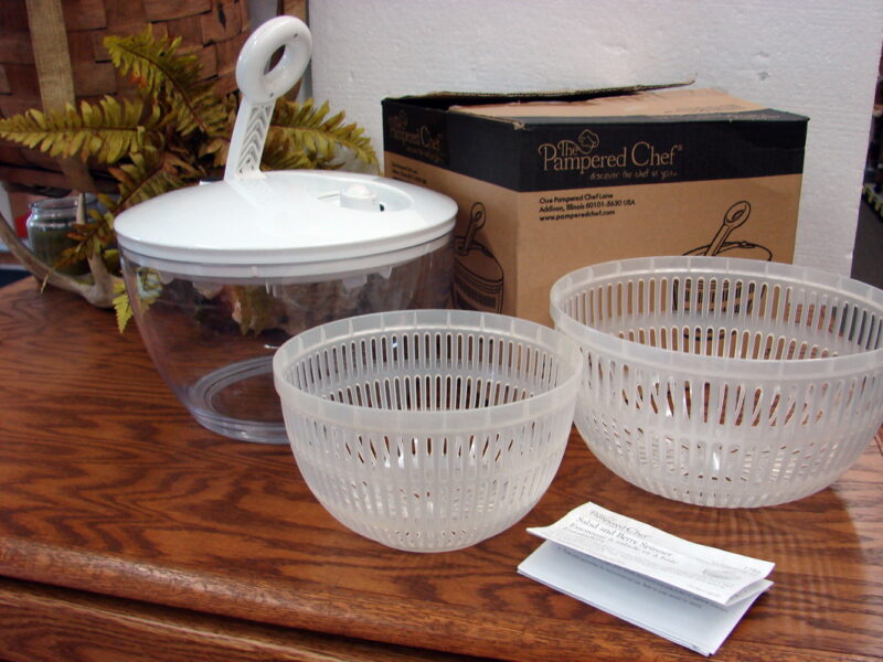 The Pampered Chef #1785 Salad and Berry Spinner Like New in Box, Moose-R-Us.Com Log Cabin Decor