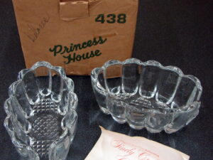 Princess House Heritage Glass Set/4 Spoon Holder #438