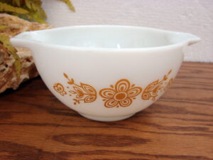 Vintage PYREX Butterfly Gold #441 Cinderella Nesting Mixing Bowl
