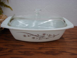 Vintage PYREX Golden Honeysuckle #035 Deep Oblong Casserole 2 1/2 Qt w/ Lid