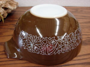Vintage PYREX Woodland Brown #442 Cinderella Nesting Mixing Bowl 1 1/2 Qt