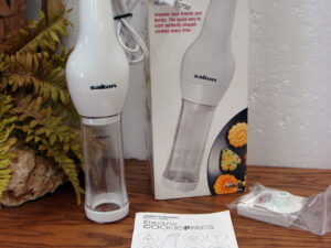 Salton Electric Spritz Cookie Press Gun Like New 12 Discs and Decorating Tips