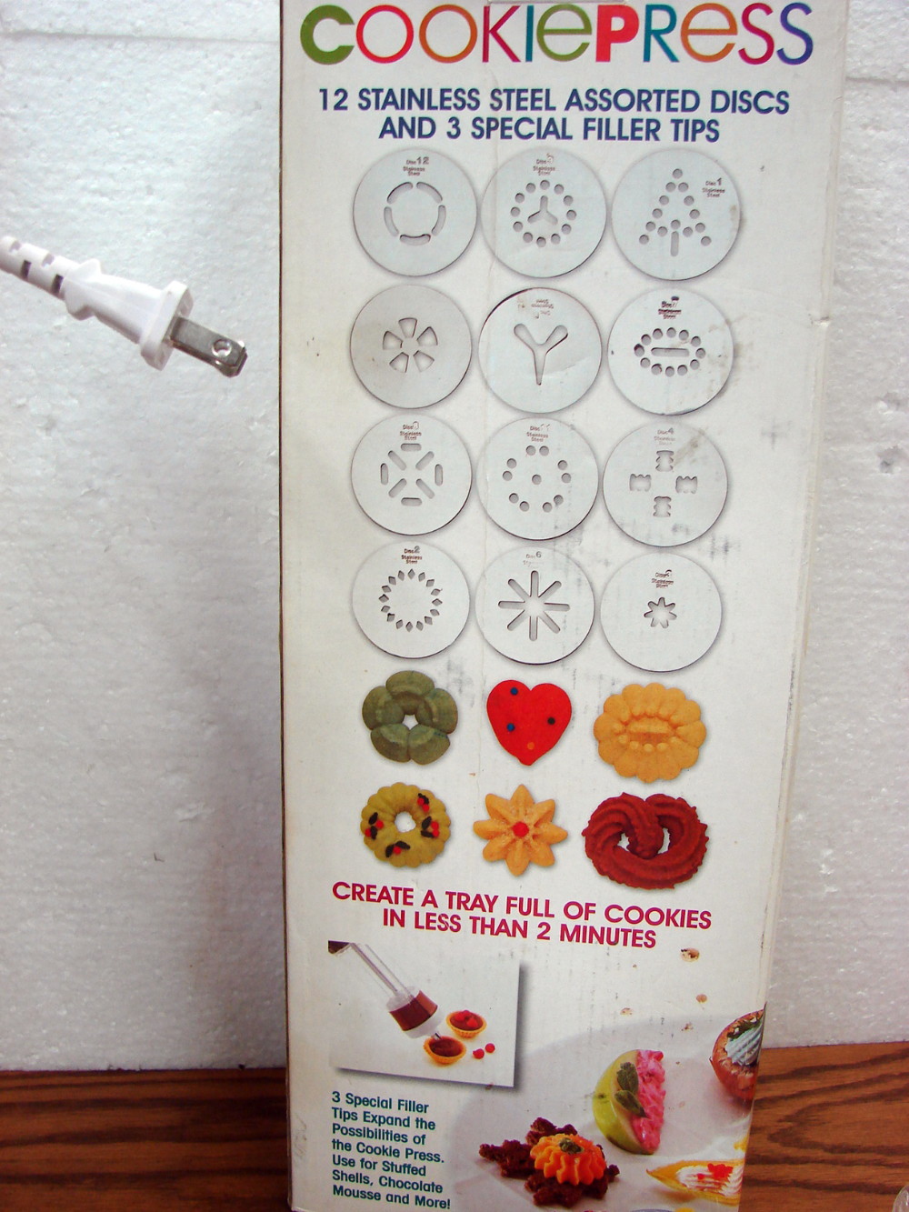 Salton Electric Spritz Cookie Press Gun Like New 12 Discs and Decorating Tips - Image 2