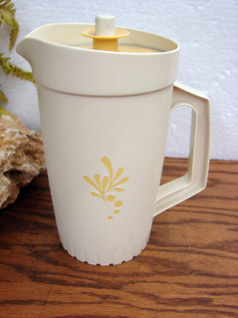 Vintage Tupperware #874 Almond/Harvest Gold Flower 1 Qt Pitcher Push Button Lid, Moose-R-Us.Com Log Cabin Decor