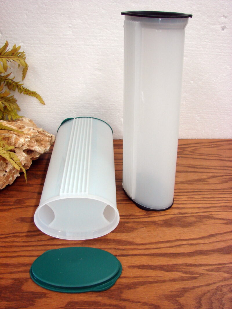 Tupperware Oval Pasta Mate Large w/ Built in Measure #4652, Moose-R-Us.Com Antiques Collectibles Log Cabin Decor