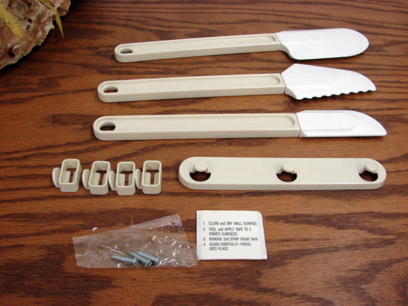 New Vintage Tupperware Spatula Scraper Serrated Set Wall Hanging Rack, Moose-R-Us.Com Log Cabin Decor