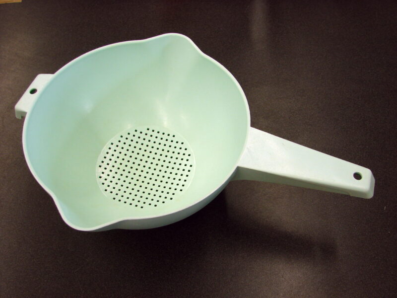 Vintage Tupperware Teal Aqua #1523 Sieve Strainer Colander Double Spout, Moose-R-Us.Com Log Cabin Decor