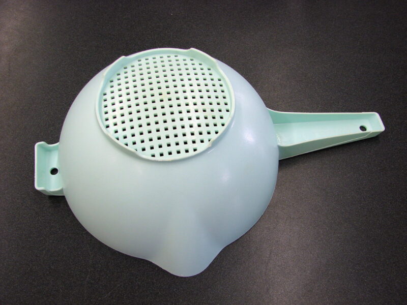 Vintage Tupperware Teal Aqua #1523 Sieve Strainer Colander Double Spout, Moose-R-Us.Com Log Cabin Decor