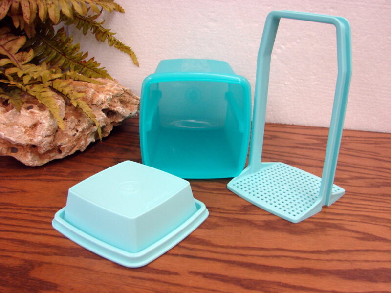Tupperware Pick a Deli 3 Pc Pickle Keeper Turquoise #1560, Moose-R-Us.Com Log Cabin Decor