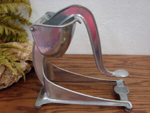Vintage Wear-Ever Tacuco Aluminum Large Citrus Juicer Bottom Dump
