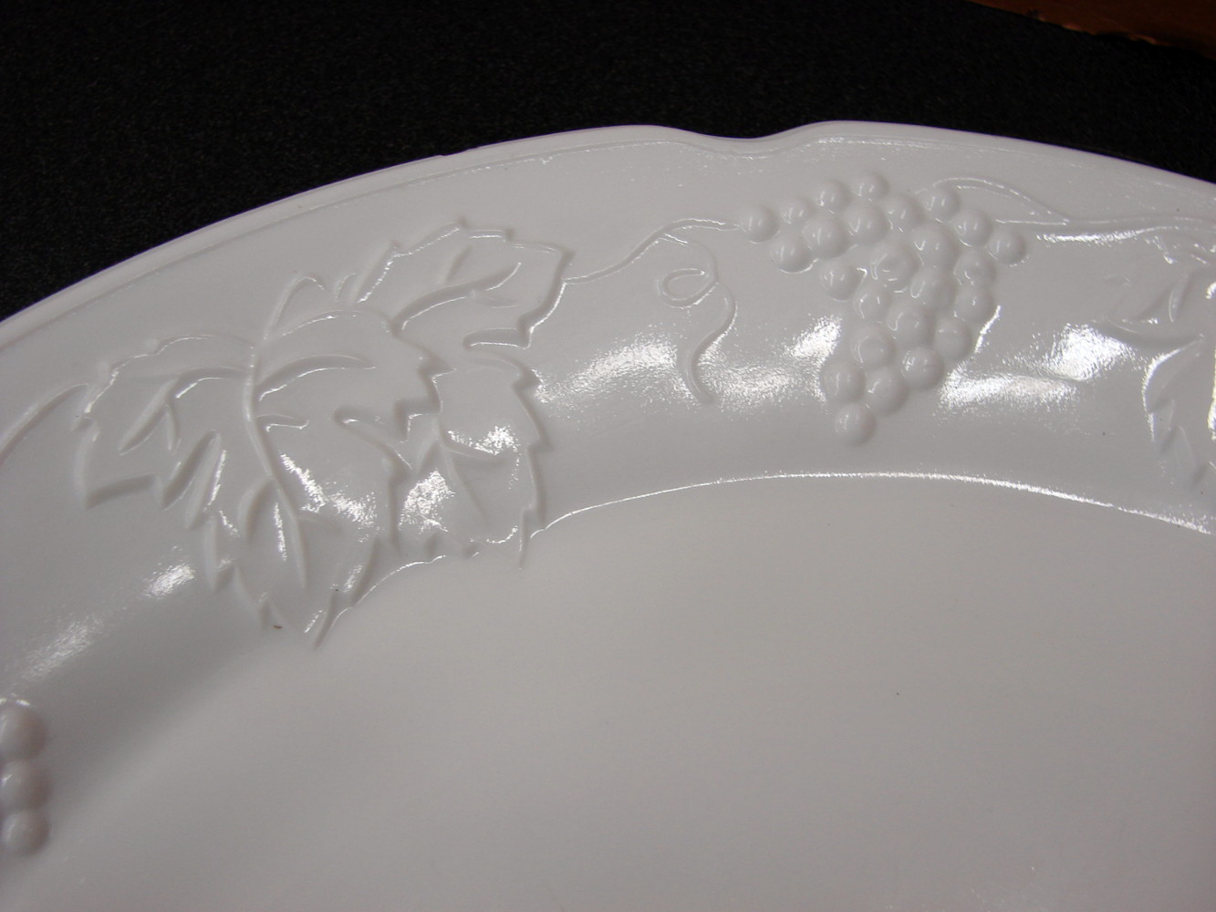 Vintage Indiana Glass Grape Vine Colony White Milk Glass Harvest 14" Torte Serving Platter