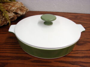 Vintage Corning Ware Avocado Green with White Green Lid P-70 8 1/2"