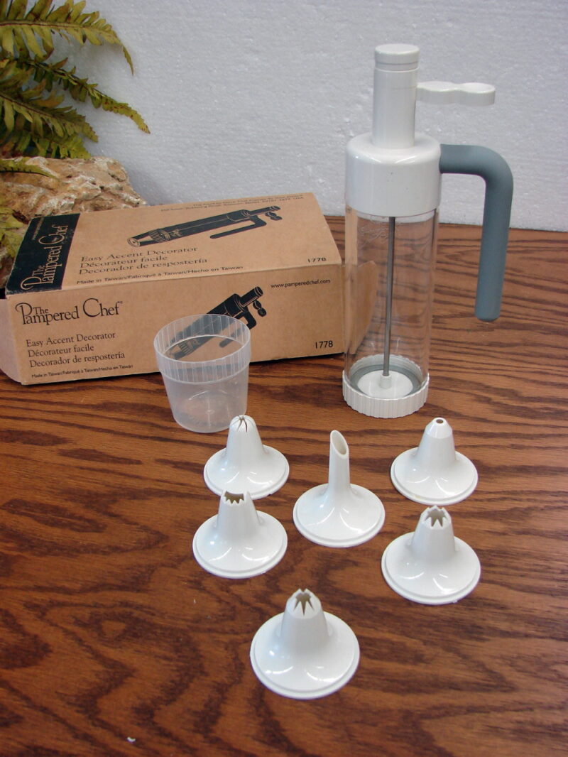 The Pampered Chef #1778 Easy Accent Cake Decorator Deviled Egg Pastry Filler, Moose-R-Us.Com Log Cabin Decor