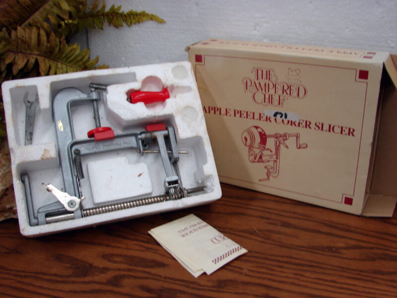 Pampered Chef Tan Box Apple Peeler Corer Slicer Baking Canning, Moose-R-Us.Com Antiques Collectibles Log Cabin Decor