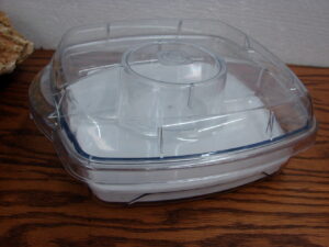The Pampered Chef Cool & Serve Square Divided #2613