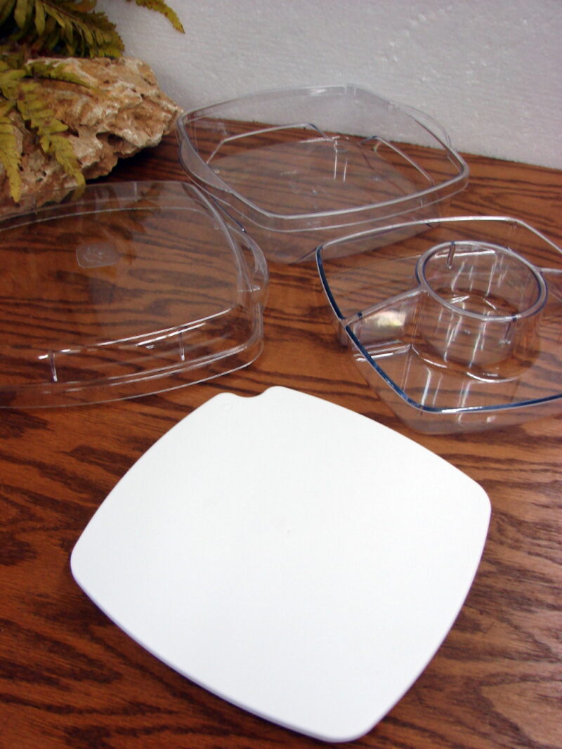 The Pampered Chef Cool & Serve Square Divided #2613 - Image 2