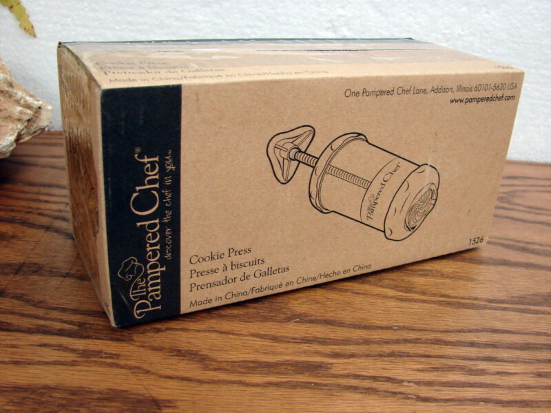 The Pampered Chef Cookie Gun Spritz Discs #1526 Brand New, Moose-R-Us.Com Log Cabin Decor