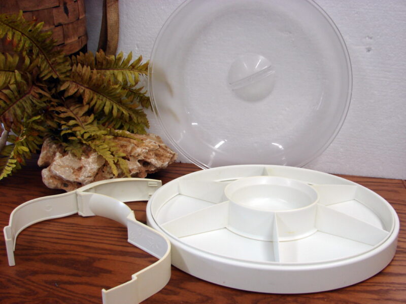 The Pampered Chef Chillzanne Cold Serve Divided Platter Tray Lid &#038; Handle, Moose-R-Us.Com Log Cabin Decor