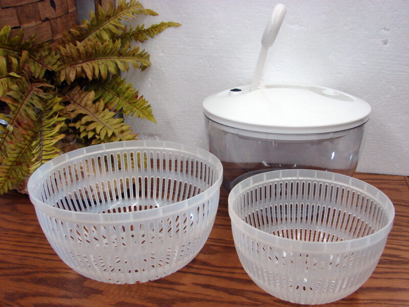The Pampered Chef #1785 Salad Berry Spinner Like New, Moose-R-Us.Com Log Cabin Decor