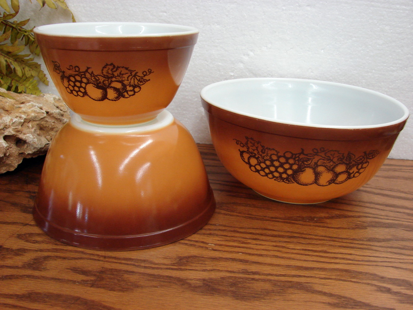 Vintage PYREX Old Orchard Butterscotch #403 Round Nesting Mixing Bowl