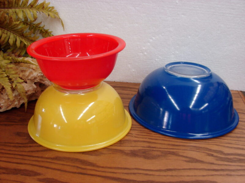 Vintage PYREX Primary Color Clear Bottom Nesting Mixing Bowl Set 322 323 325 - Image 2