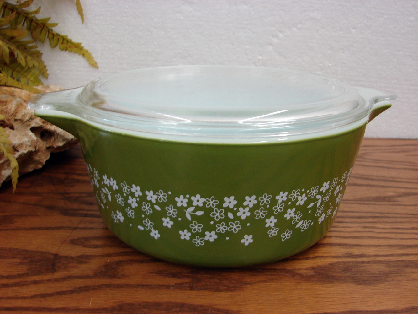 Vintage PYREX Spring Blossom Crazy Daisy #475 Cinderella Round Casserole w/ Lid
