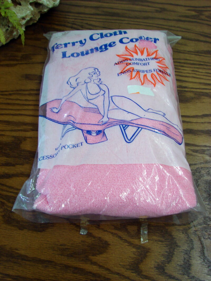 Vintage Pink Terry Cloth Lounge Chair Cover, Moose-R-Us.Com Antiques Collectibles Log Cabin Decor